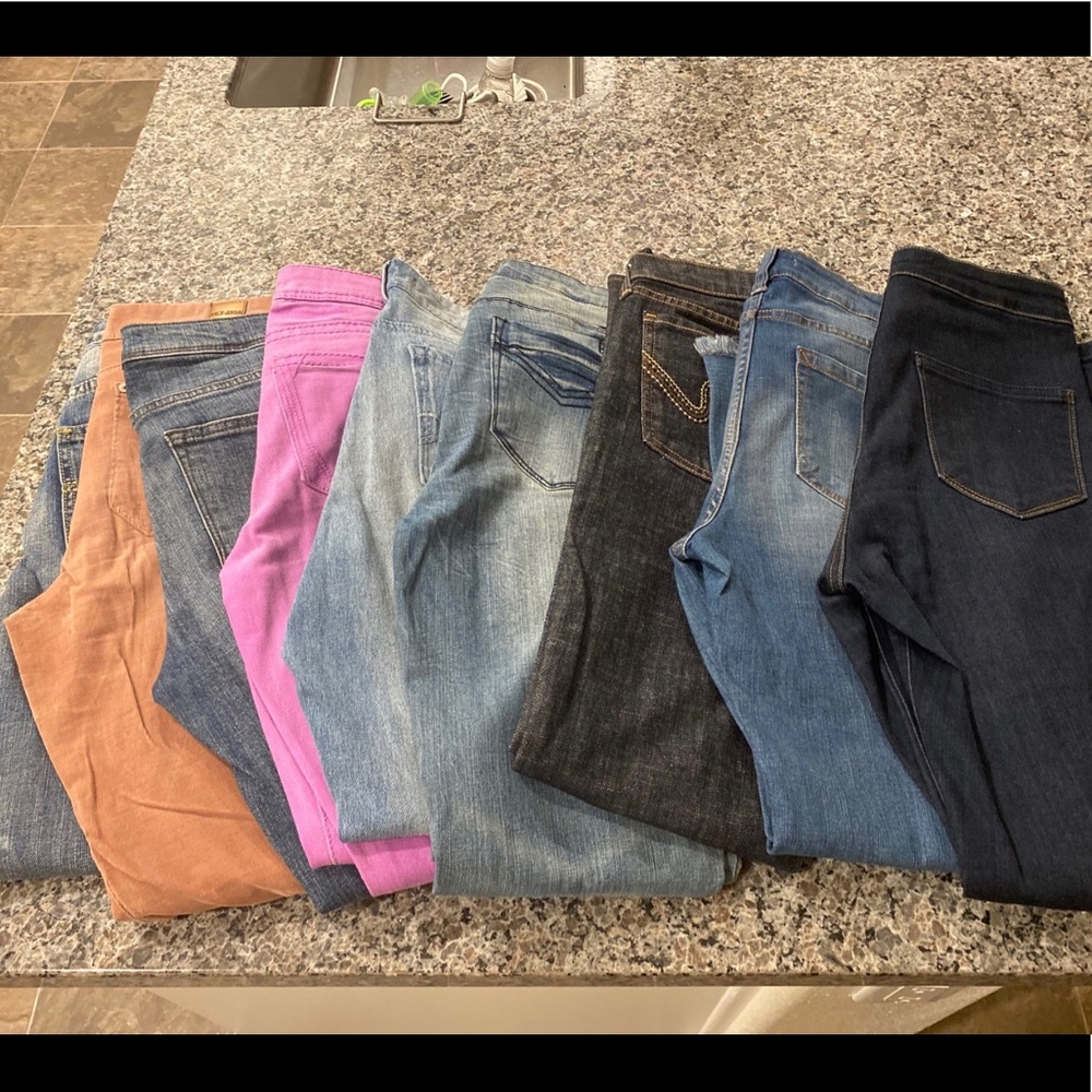 9 pair of jeans sizes 27-28-30